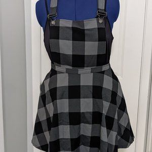 Hot Topic grey black buffalo plaid skirt-all w/ pockets Sz Large